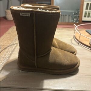 Bearpaw Suede Boots (size 6/7)